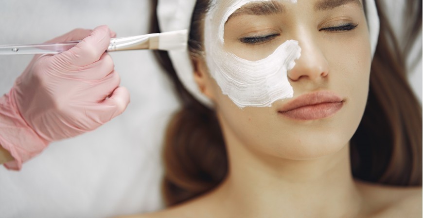 4 pasos esenciales para tu rutina de limpieza facial