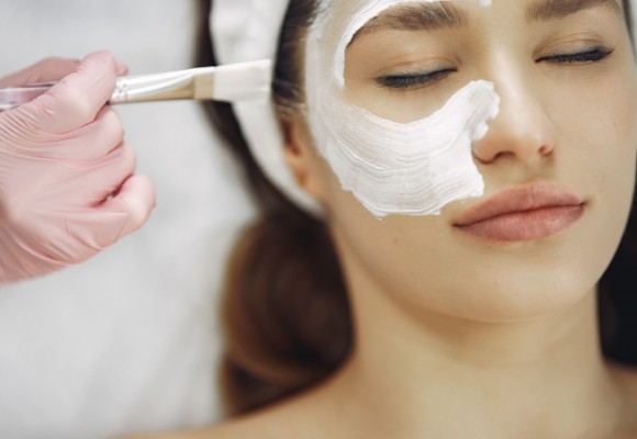 4 pasos esenciales para tu rutina de limpieza facial